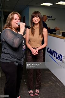 Kimiko Glenn feet photo 11