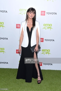 Kimiko Glenn feet photo 10