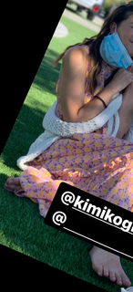 Kimiko Glenn feet photo 5