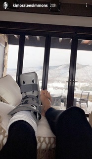 Kimora Lee feet photo thumbnail