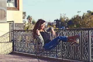 Kinda Hanna feet photo thumbnail