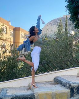 Kinda Hanna feet photo thumbnail