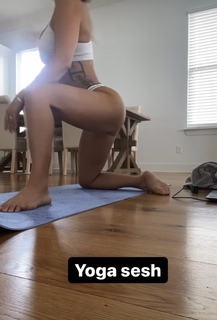 Kindly Myers feet photo 13