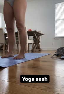 Kindly Myers feet photo 12