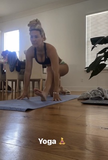 Kindly Myers feet photo 20
