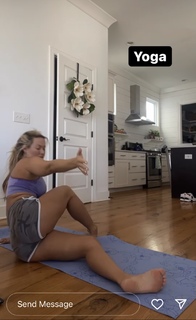Kindly Myers feet photo 17