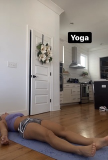 Kindly Myers feet photo 9