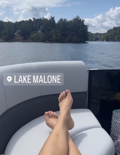 Kindly Myers feet photo 8