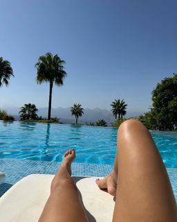 Kindly Myers feet photo 4