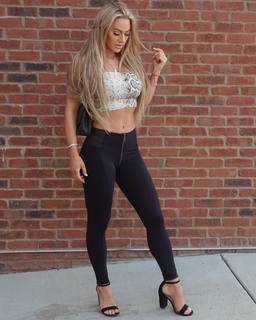 Kindly Myers feet photo 20