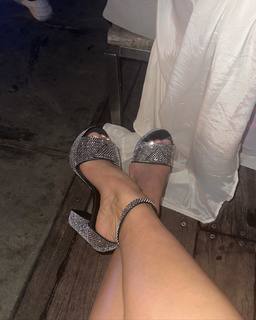 Kindly Myers feet photo 18