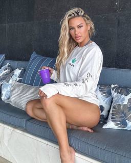 Kindly Myers feet photo 11