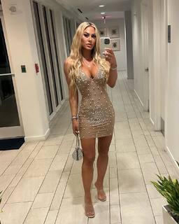 Kindly Myers feet photo 2