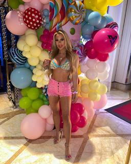 Kindly Myers feet photo 7
