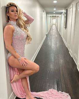 Kindly Myers feet photo 11