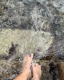 Kindly Myers feet photo 3