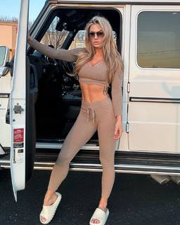 Kindly Myers feet photo 5