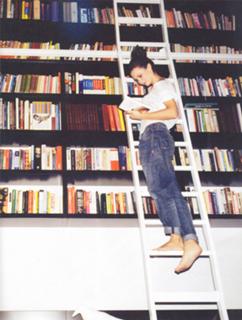 Kinga Rusin feet photo thumbnail