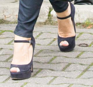 Kinga Rusin feet photo thumbnail