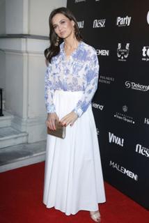 Kinga Rusin feet photo thumbnail