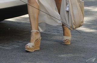 Kinga Rusin feet photo thumbnail