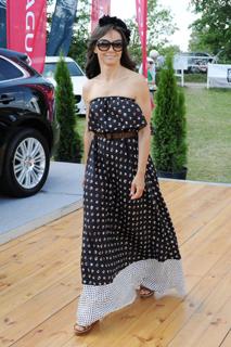 Kinga Rusin feet photo thumbnail