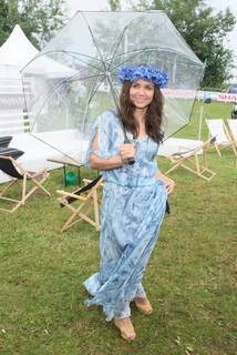 Kinga Rusin feet photo thumbnail