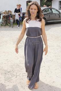 Kinga Rusin feet photo thumbnail