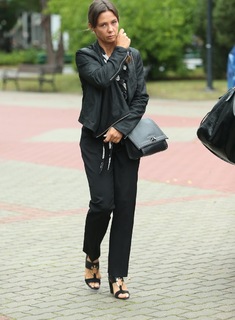 Kinga Rusin feet photo thumbnail