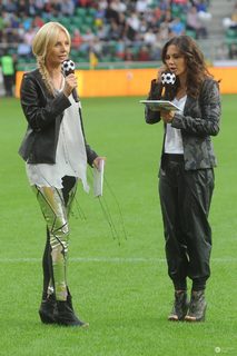 Kinga Rusin feet photo thumbnail