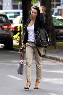 Kinga Rusin feet photo thumbnail