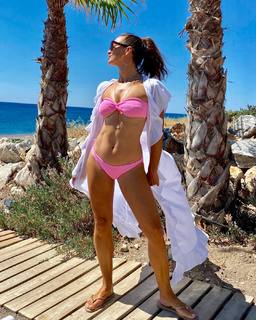 Kinga Rusin feet photo thumbnail