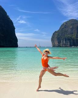 Kinga Rusin feet photo thumbnail