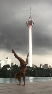 Kino MacGregor feet photo thumbnail