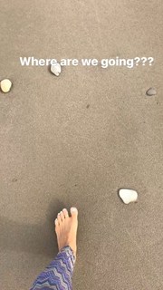 Kino MacGregor feet photo thumbnail