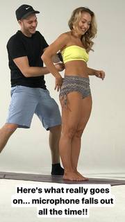 Kino MacGregor feet photo thumbnail