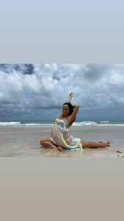 Kino MacGregor feet photo thumbnail