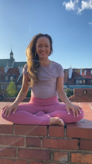 Kino MacGregor feet photo thumbnail