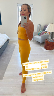 Kino MacGregor feet photo thumbnail