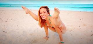 Kino MacGregor feet photo thumbnail