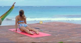 Kino MacGregor feet photo thumbnail