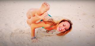 Kino MacGregor feet photo thumbnail