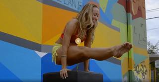 Kino MacGregor feet photo thumbnail