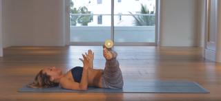 Kino MacGregor feet photo thumbnail