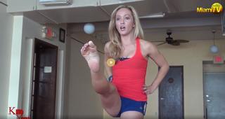 Kino MacGregor feet photo thumbnail