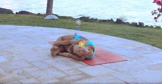 Kino MacGregor feet photo thumbnail