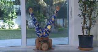 Kino MacGregor feet photo thumbnail