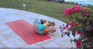 Kino MacGregor feet photo thumbnail