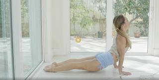 Kino MacGregor feet photo thumbnail
