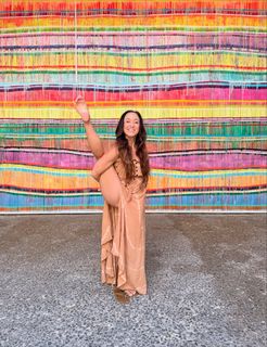 Kino MacGregor feet photo thumbnail